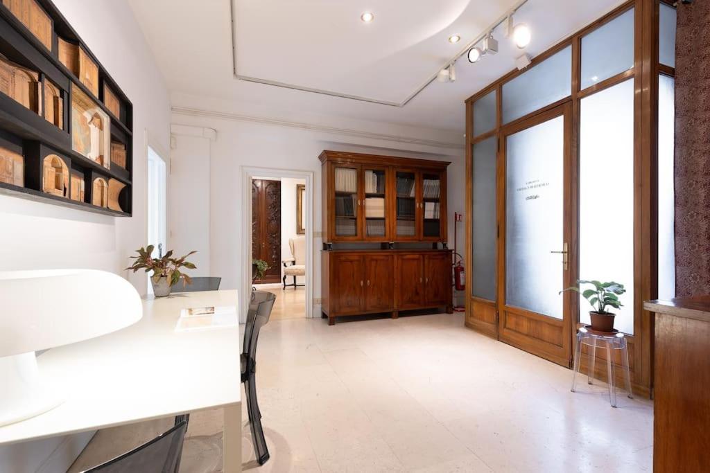 Luxurious Of The Antiquarian At Spanish Steps Appartement