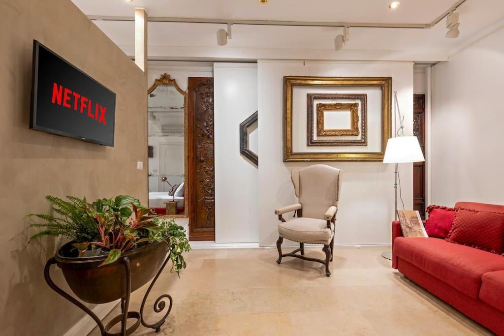 Appartement Luxurious Of The Antiquarian At Spanish Steps