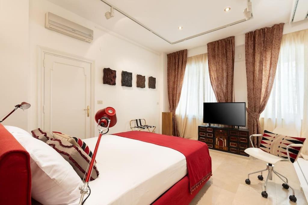 Luxurious Of The Antiquarian At Spanish Steps Appartement